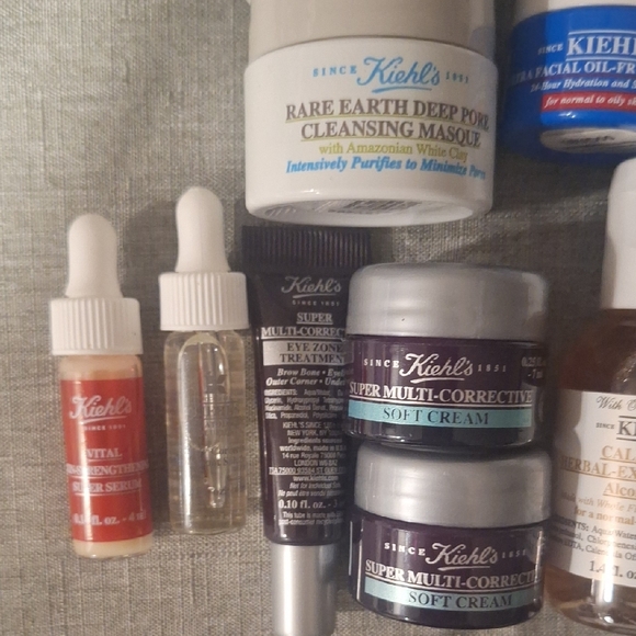 Kiehl's Skincare Mega Set - Picture 2 of 6